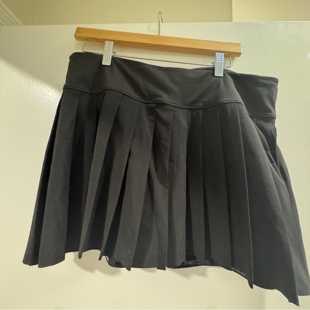 Athleta Levitate Skort - Black